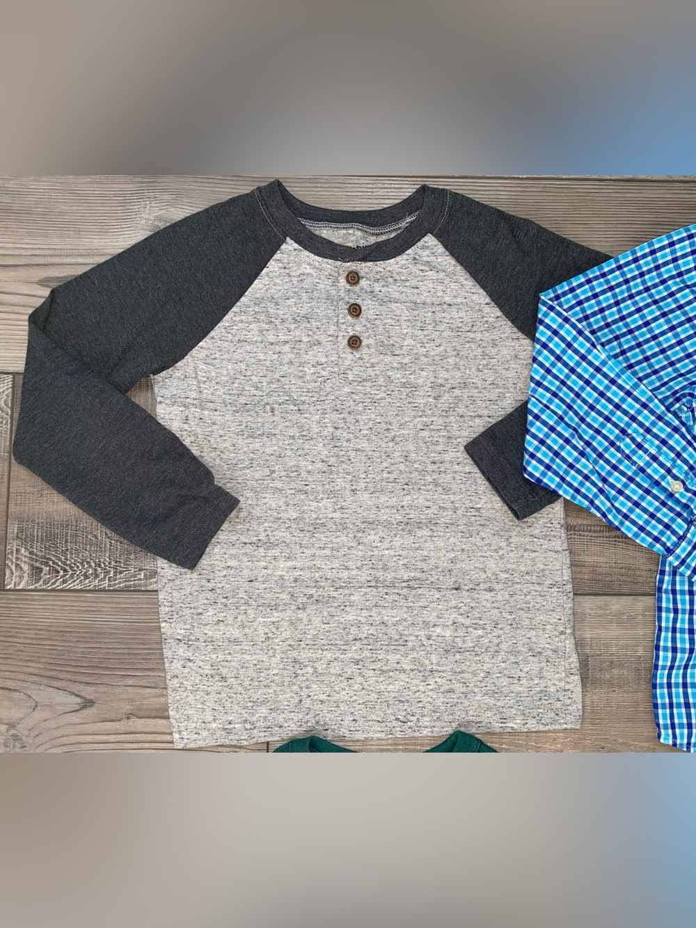 🍂 Boy’s Long Sleeve Fall Winter Shirts Sweater Tops Clothing Bundle Lot Size 6/7 - Picture 2 of 10